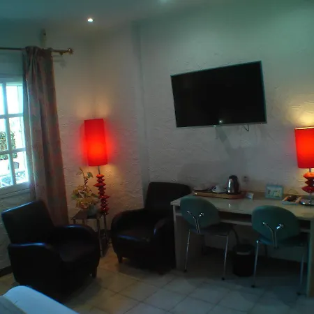 Hotel Logis & Restaurant Le Fleurance