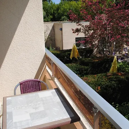 Hotel Logis & Restaurant Le Fleurance