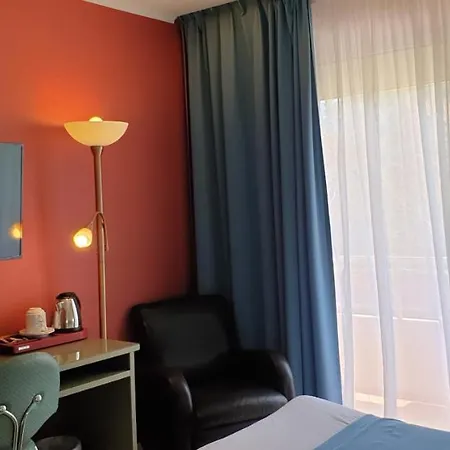 Hotel Logis & Restaurant Le