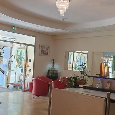Hotel Logis & Restaurant Le Fleurance