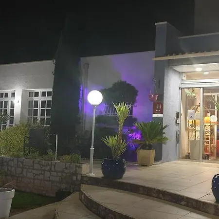 Logis & Restaurant Le Hotel Fleurance