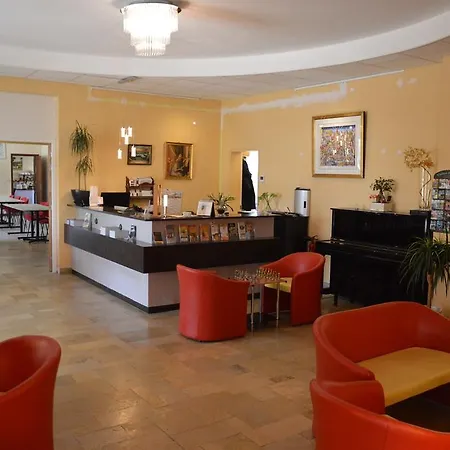 Logis & Restaurant Le Hotel 3*