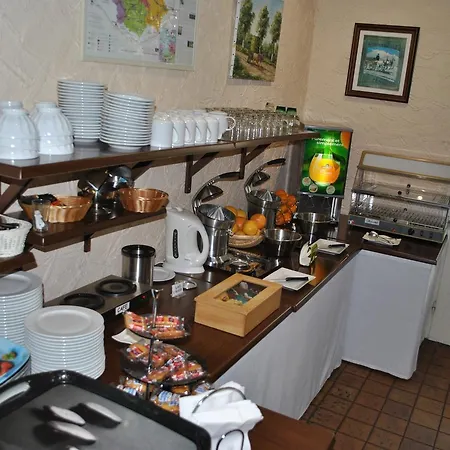 Hotel Logis & Restaurant Le 3*