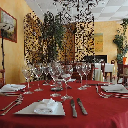 Hotel Logis & Restaurant Le Fleurance