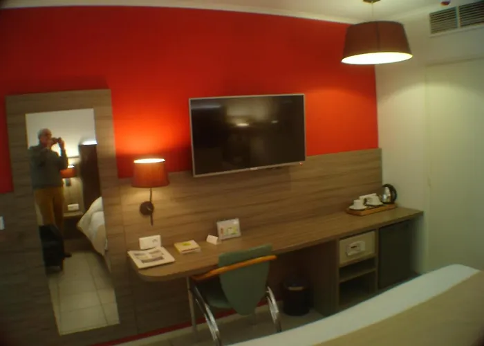 Logis & Restaurant Le ホテル 3*