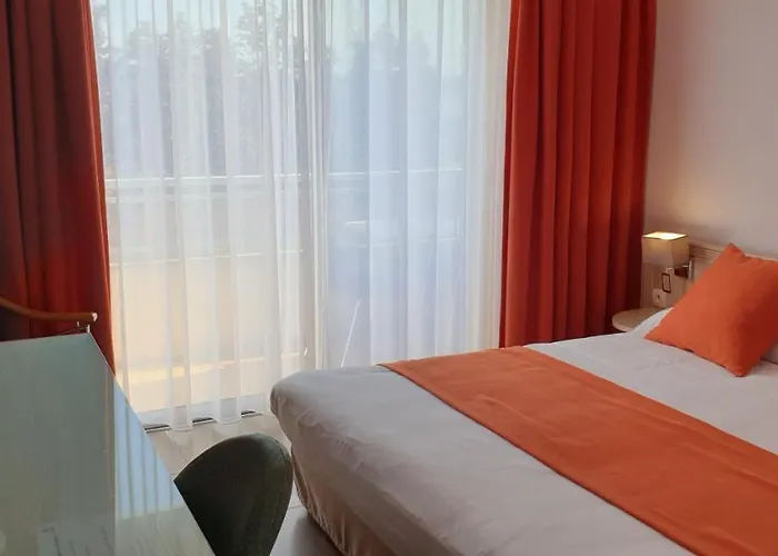 Logis & Restaurant Le 3* Fleurance