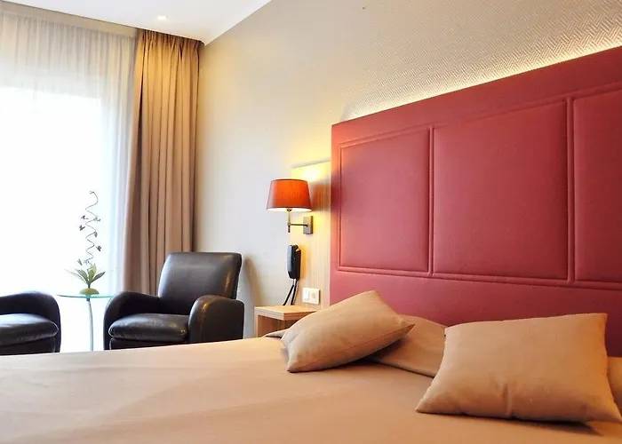 ホテル Logis & Restaurant Le 3*