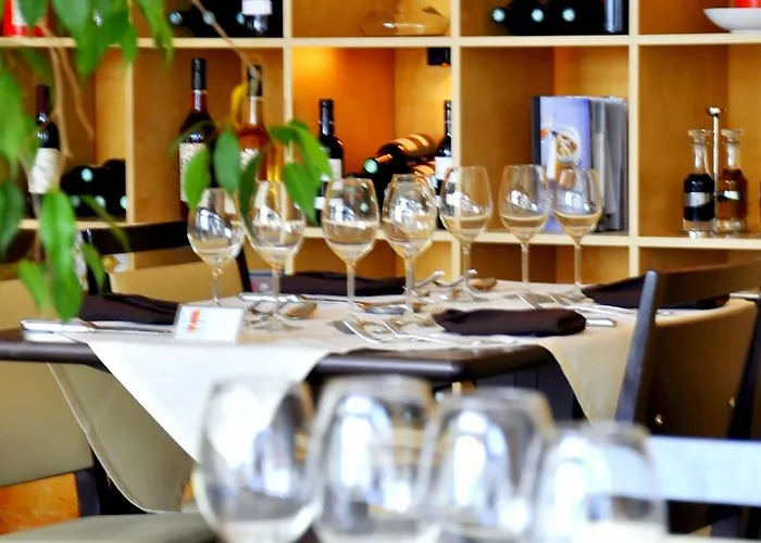 ホテル Logis & Restaurant Le 3*