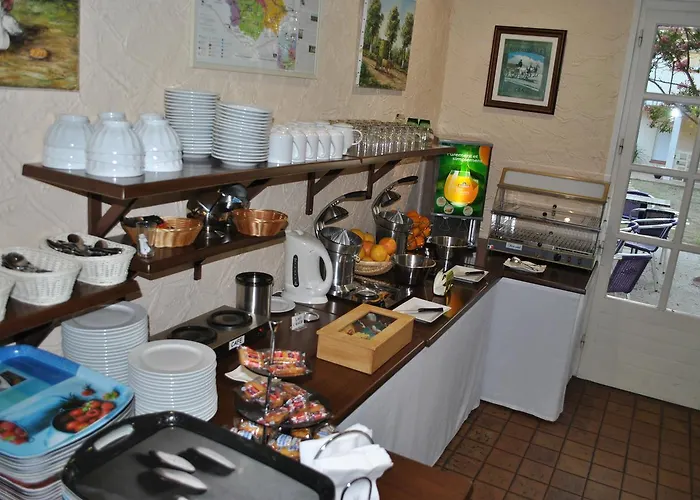 ホテル Logis & Restaurant Le 3*