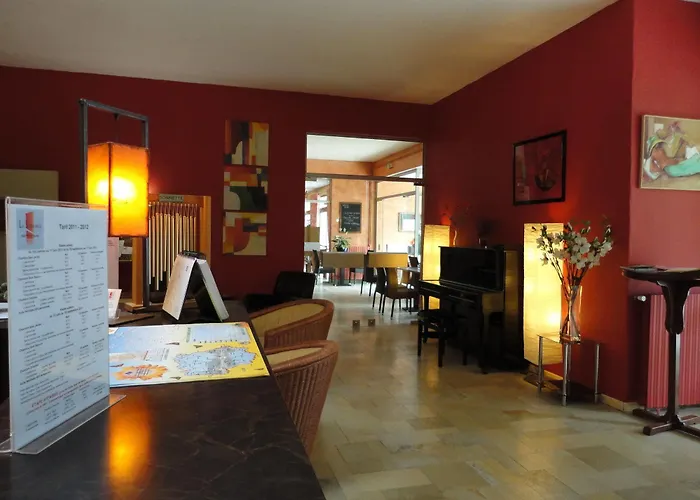 ホテル Logis & Restaurant Le