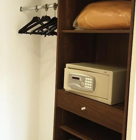 Logis & Restaurant Le 3* 弗洛恩斯