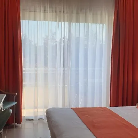 Logis & Restaurant Le 酒店