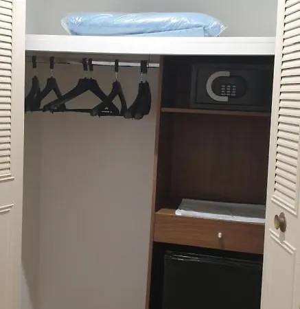 Logis & Restaurant Le Отель 3*