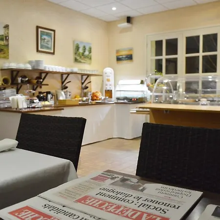 Logis & Restaurant Le Hotel Fleurance