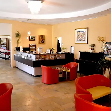 Logis & Restaurant Le 3* Флёранс