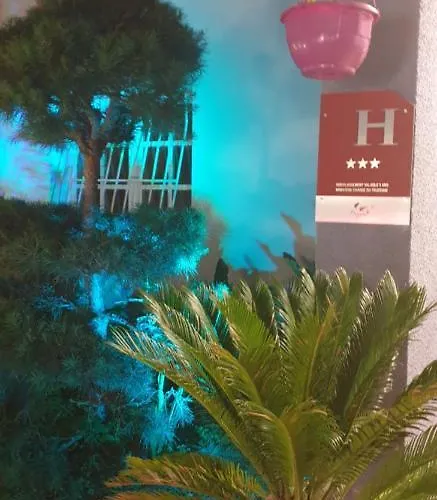 Hotel Logis & Restaurant Le 3*