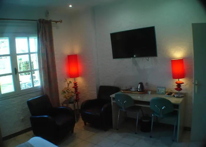 Hotel Logis & Restaurant Le Fleurance