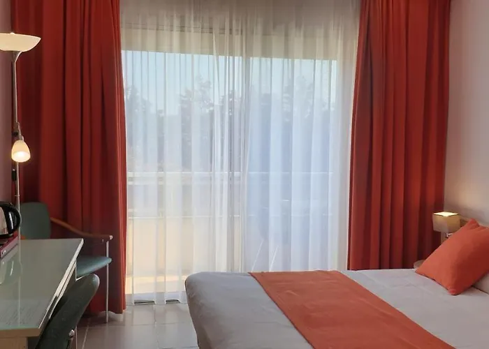 Logis & Restaurant Le Hotel