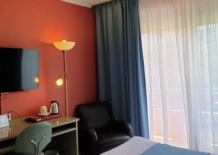 Hotel Logis & Restaurant Le