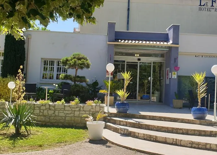 Logis & Restaurant Le 3* Fleurance