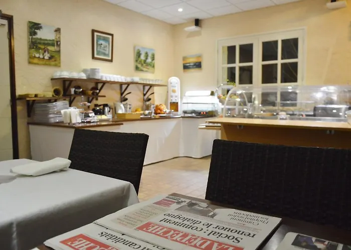 Logis & Restaurant Le Hotel Fleurance